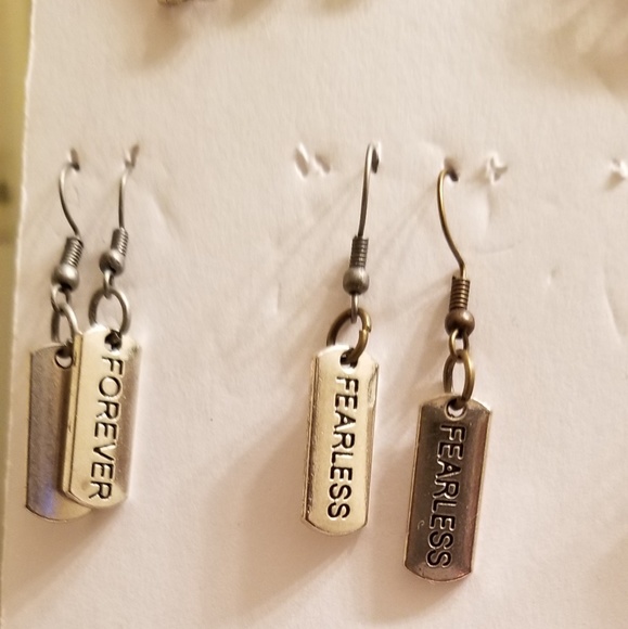 Dangling earrings - Picture 3 of 4